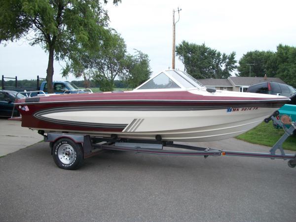 1974 Glasstron V-184 Crestlite for sale