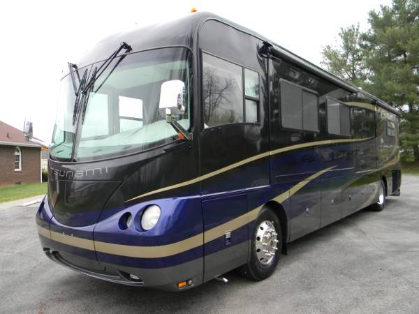 2006 FOREST RIVERS TSUNANI for sale