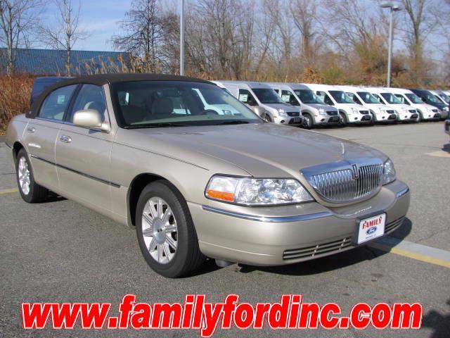 2008 Lincoln Town Car for sale