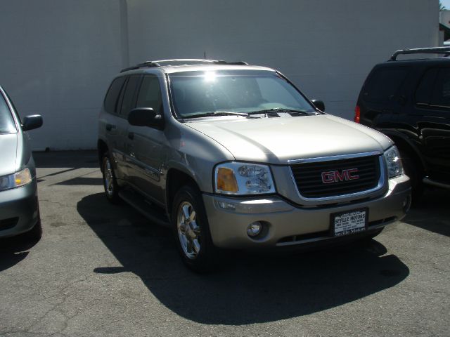 2002 GMC ENVOY grey in the market for an incredible suv check out this 2004 gmc envoy slt the env