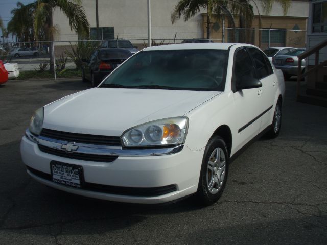 2005 CHEVROLET MALIBU BASE white the 2005 chevrolet malibu is roomy safe and well equipped  offe