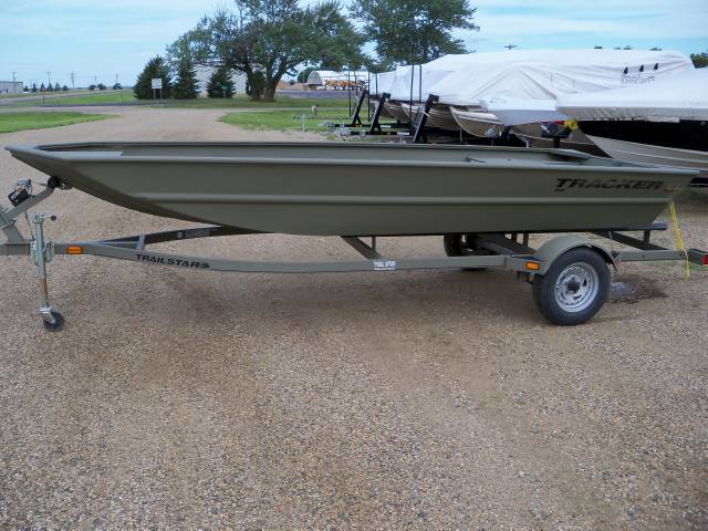 2011 TRACKER JON BOAT 1648