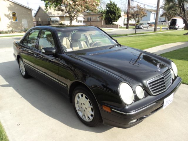 2001 MERCEDES-BENZ E-CLASS E320, ...