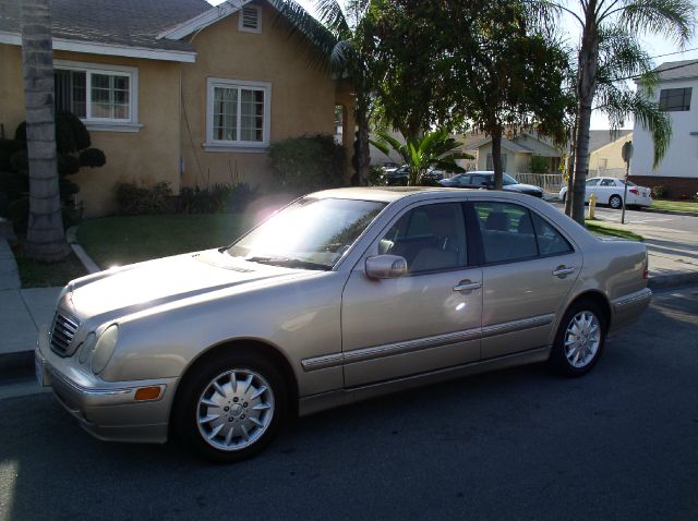 2000 Mercedes-Benz E-Class