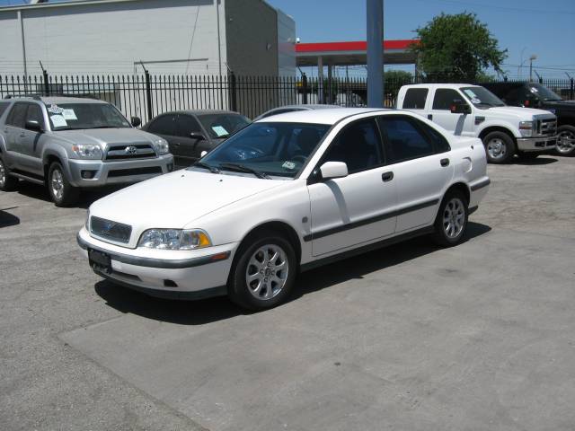 2000 Volvo S40