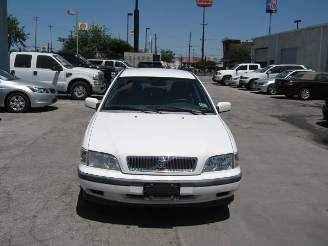 2000 Volvo S40