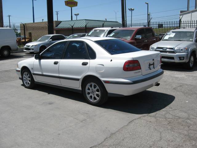 2000 Volvo S40
