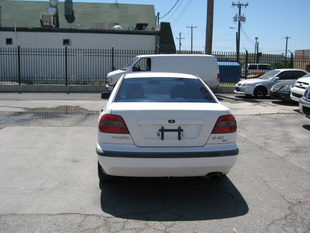 2000 Volvo S40