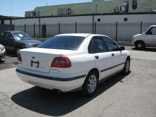 2000 Volvo S40