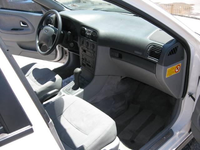 2000 Volvo S40