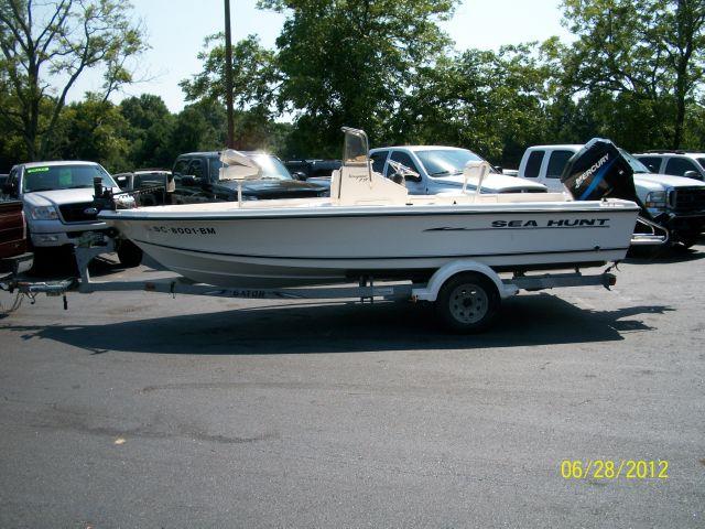 2002 SEA HUNT NAVIGATOR 19
