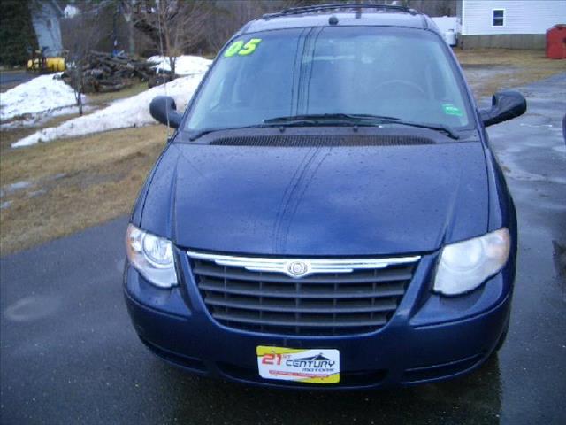 2005 Chrysler Town & Country
