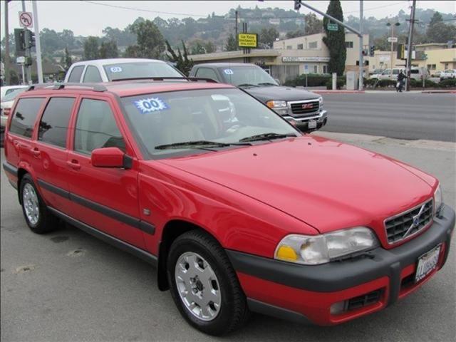 2000 Volvo V70 for sale