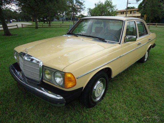 Tothego - 1981 Mercedes-Benz 300_1