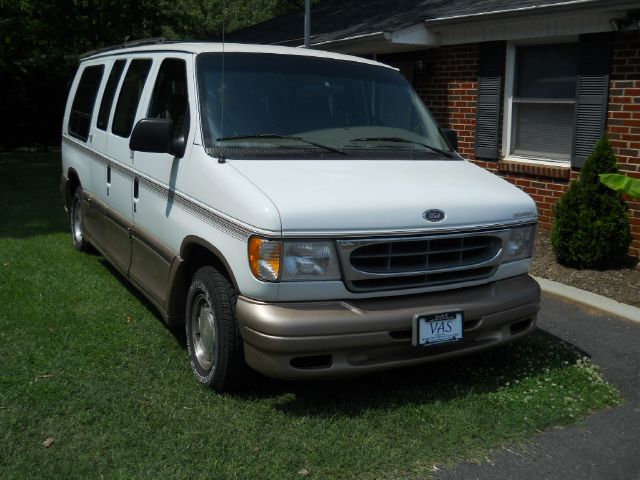 2000 Ford Econoline Wagon for sale