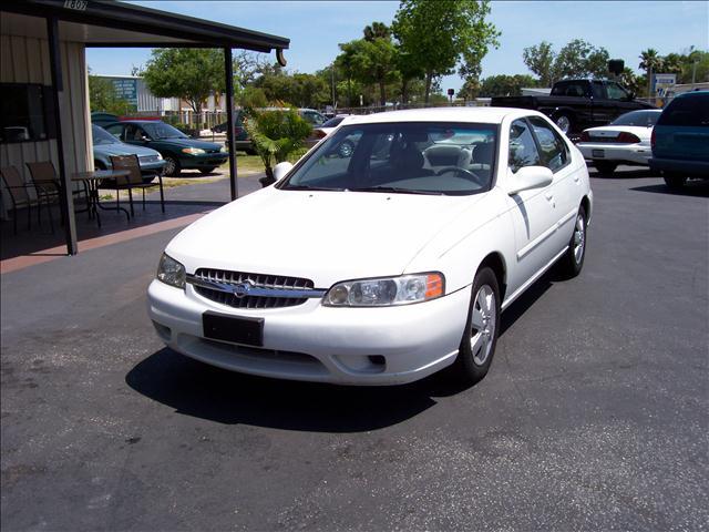 2000 Nissan Altima for sale