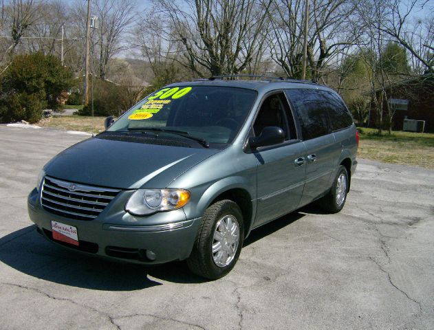 2005 Chrysler Town & Country