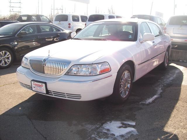 2011 Lincoln Town Car for sale
