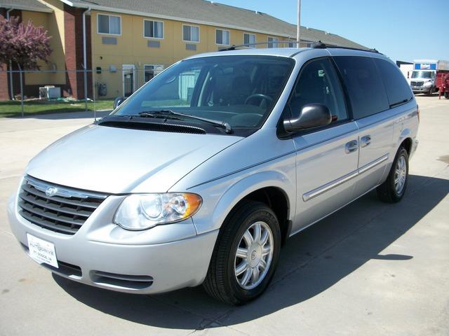2005 Chrysler Town & Country for sale