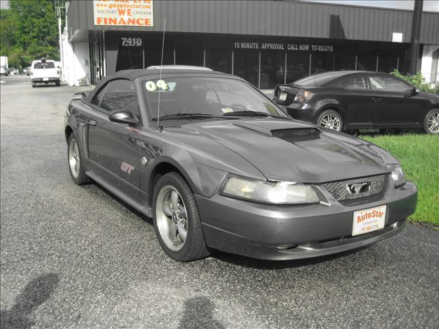 2004 Ford Mustang