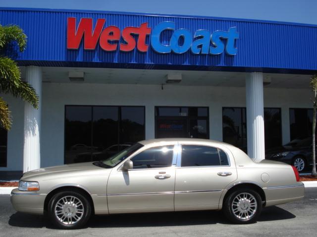 2006 Lincoln Town Car for sale