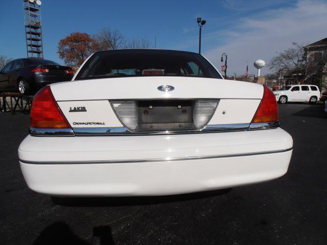 2003 Ford Crown Victoria