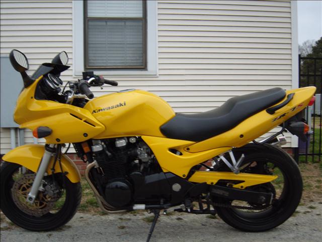 2003 Kawaswaki ZR7S for sale