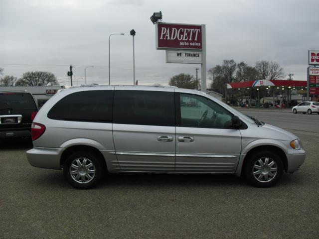 2004 Chrysler Town and Country for sale
