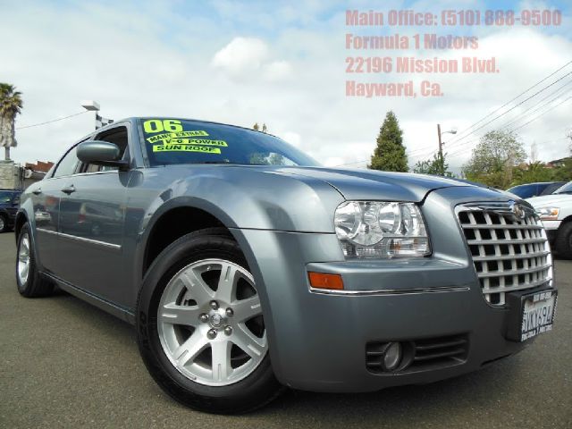 2006 CHRYSLER 300 TOURING blue 35l 24v automatic moon roof vinyl seats abs brakesair condition