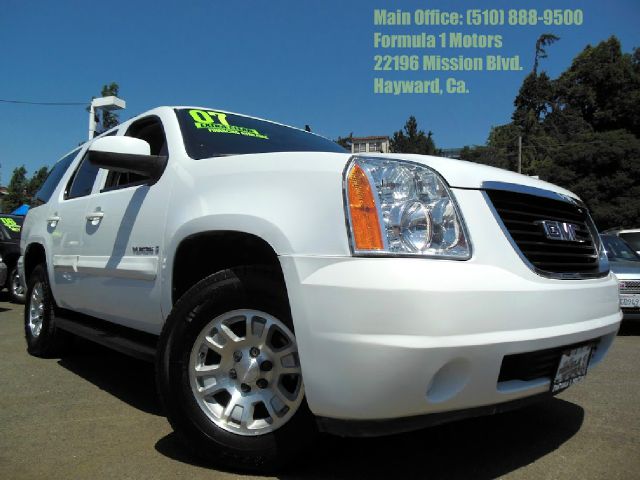 2007 GMC YUKON SLE-1 2WD white 53l v8 automatic 3rd row seating abs brakesair conditioningallo