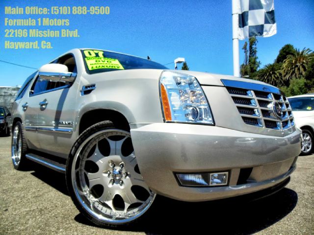 2007 CADILLAC ESCALADE AWD beige 62l v8 ohv 16v automatic moon roof heatedleather 3rd row seat
