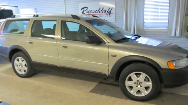 2005 Volvo XC70