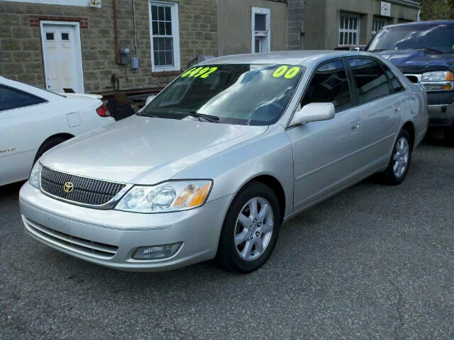 2000 Toyota Avalon for sale