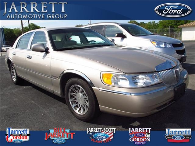 Tothego - 2001 Lincoln Town Car_1