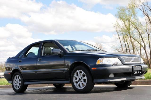 Volvo S40 Radio. 2000 Volvo S40 TURBO