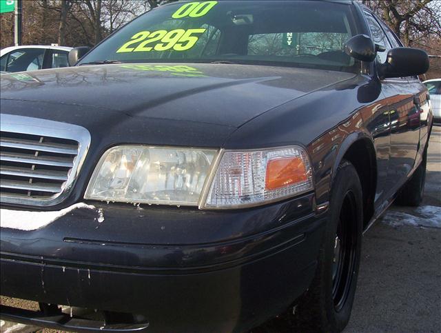 2000 Ford Crown Victoria for sale