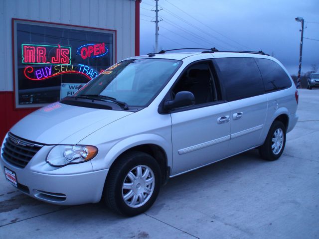 2005 Chrysler Town and Country for sale