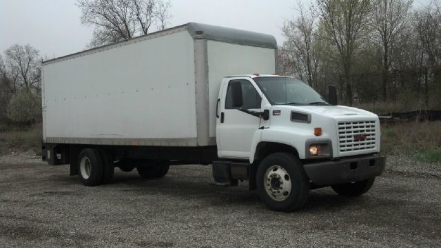 2005 GMC C7500 - Crystal Lake, IL