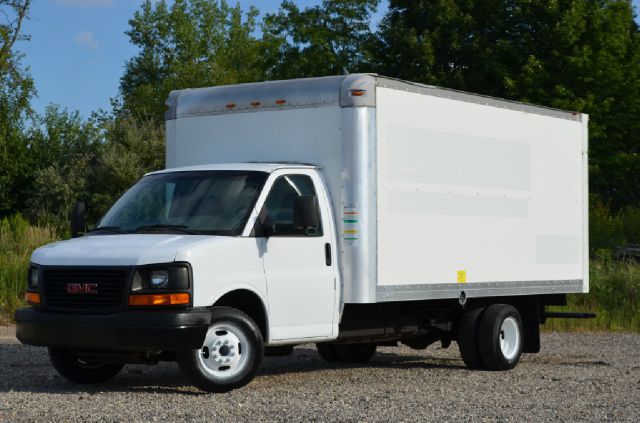 2005 GMC Savana - Crystal Lake, IL