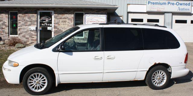 2000 Chrysler Town & Country for sale