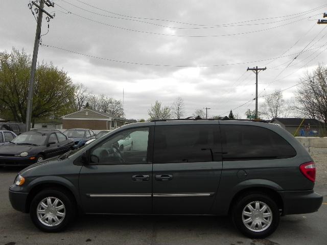 2006 Chrysler Town & Country for sale