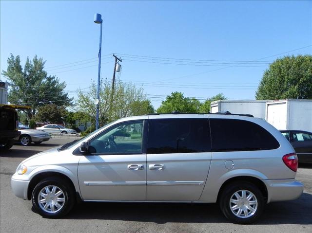 2005 Chrysler Town & Country for sale
