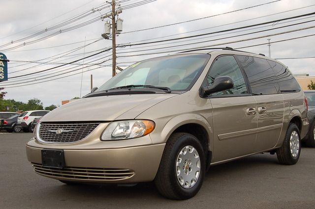 2004 Chrysler Town & Country