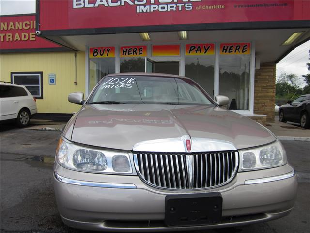 2001 Lincoln Town Car for sale