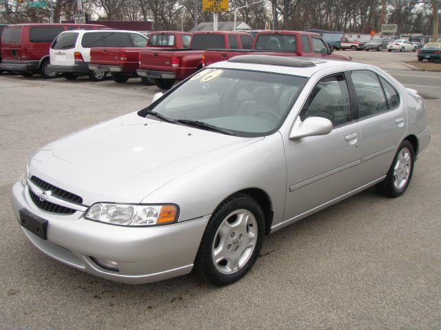 2000 Nissan Altima for sale