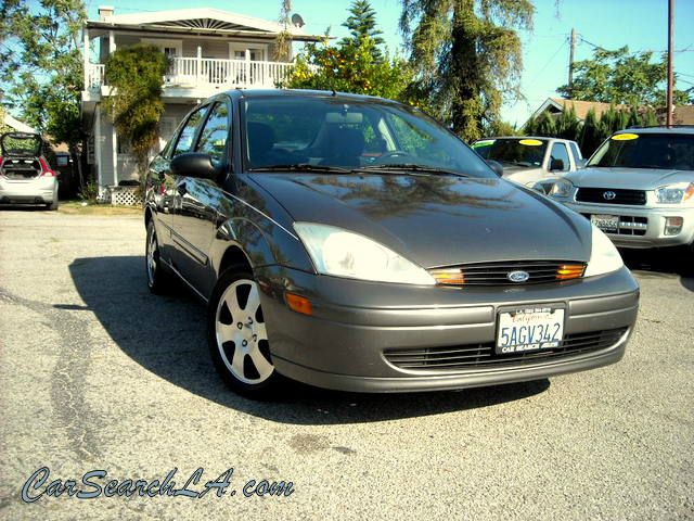 2002 FORD FOCUS SE COMFORT W ZETEC gray clean title clean carfax 1-owner no accidents  private