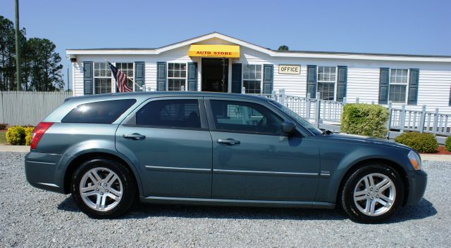 2005 Dodge Magnum for sale