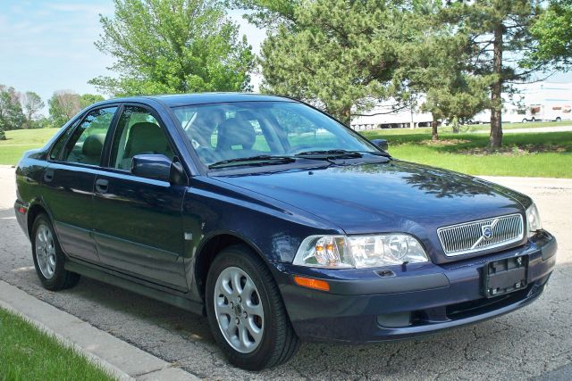 2001 Volvo S40