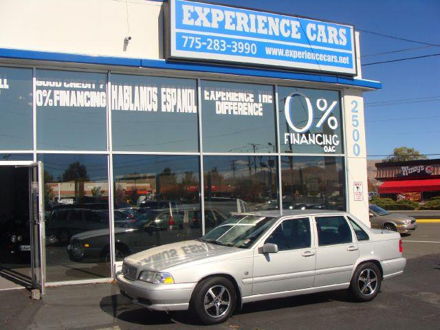 2000 VOLVO S70 BASE silver 2000 volvo s70  priced right for this dependable running vehicle that i