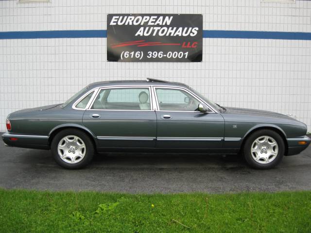 2001 Jaguar XJ8